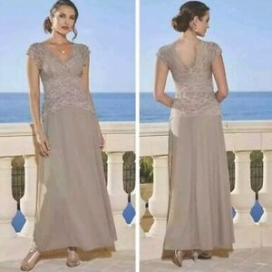 Final $10 Midnight Velvet   "Ebellished Knit Lace Maxi Dress" Sz. S…
